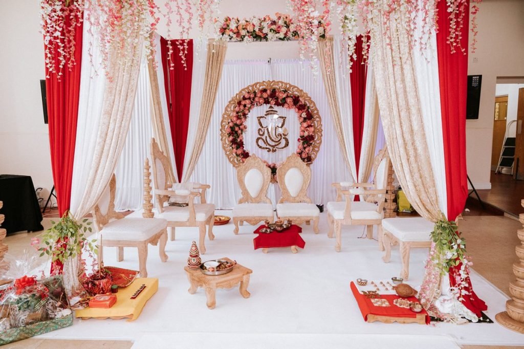 40 Breathtaking Mandap Decoration Ideas for a Timeless Wedding Hero Image 1